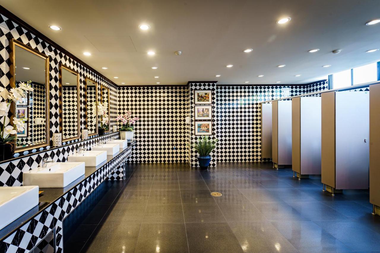 Lux Boutique Hotel Nonthaburi Extérieur photo